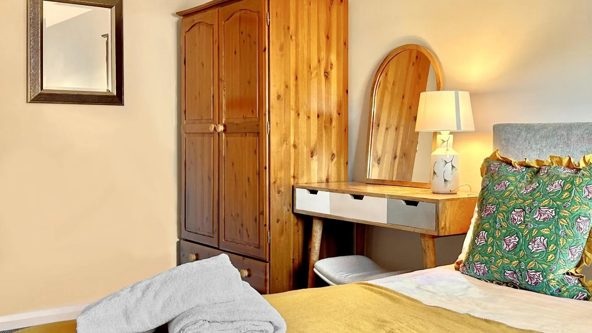 Fewster Apartment With Free Parking York